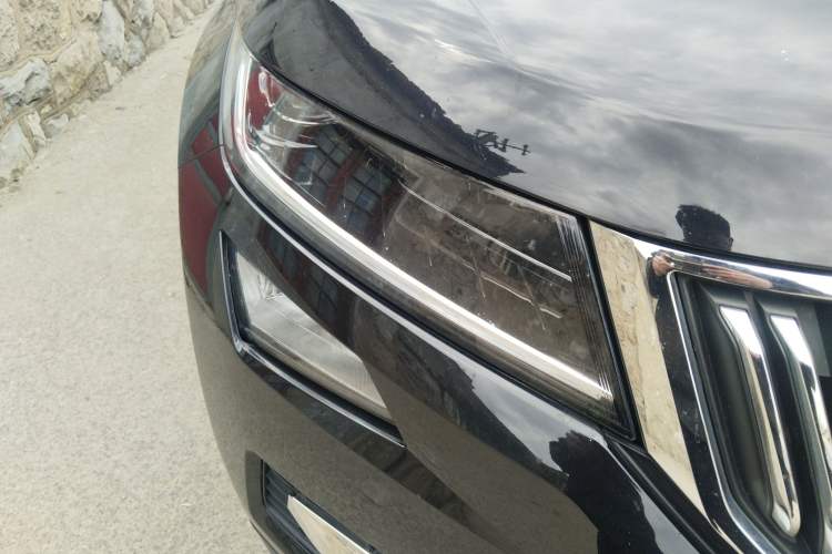 Used Skoda Kodiaq 2019 Facelifted TSI330 5-Seater Two-Wheel-Drive Luxury Enjoyment Edition China VI Standard Right Front Headlight