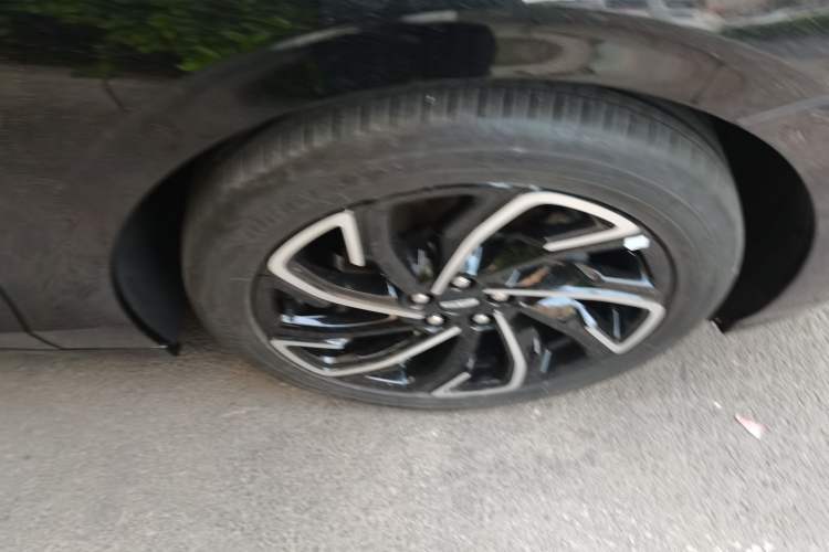 Used Lincoln Z 2025 2.0T Knight Special Edition Right Front Wheel Hub