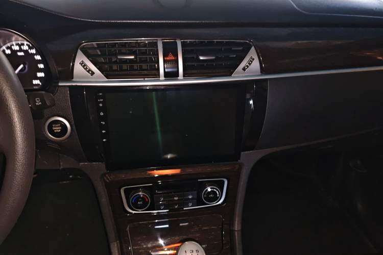 Used Zotye T600 2015 Family Edition 2.0T Manual Elite Version
