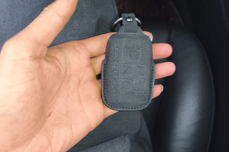 Used Jaguar XJ 2016 XJL 3.0 SC Two-Wheel-Drive Elegant Business Edition Vehicle Key