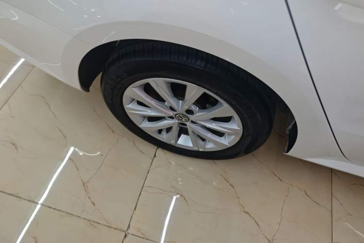 Used Volkswagen Lavida 2017 1.6L Automatic Comfort Edition
