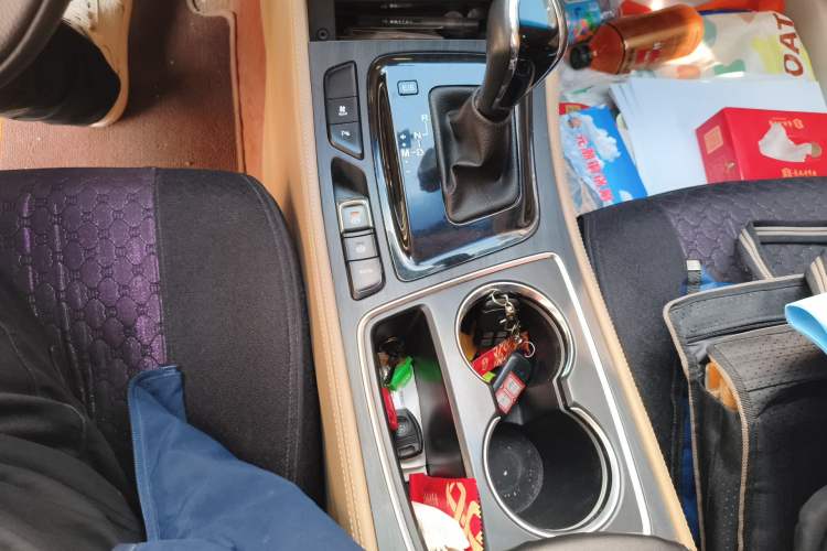 Used Baojun 730 2017 1.8L iAMT Prestige Version 7 Seats Gear Lever