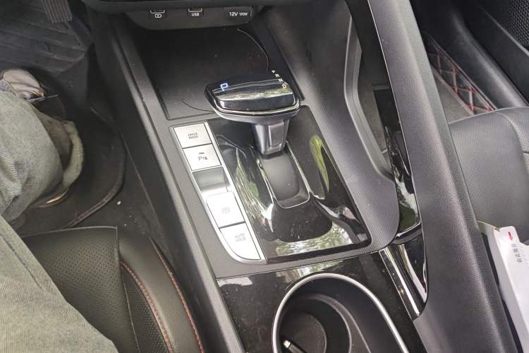 Used Hyundai Elantra 2022 1.5L CVT 20th Anniversary Edition
