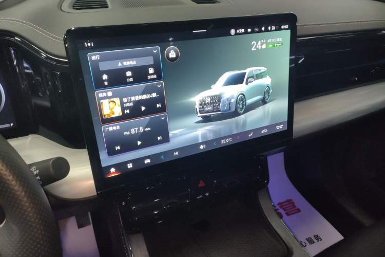 Used GAC Trumpchi GS8 2022 Dual-Engine Series 2.0TM Two-Wheel Drive Prestige Edition (7 Seats) Audio And AC Panel