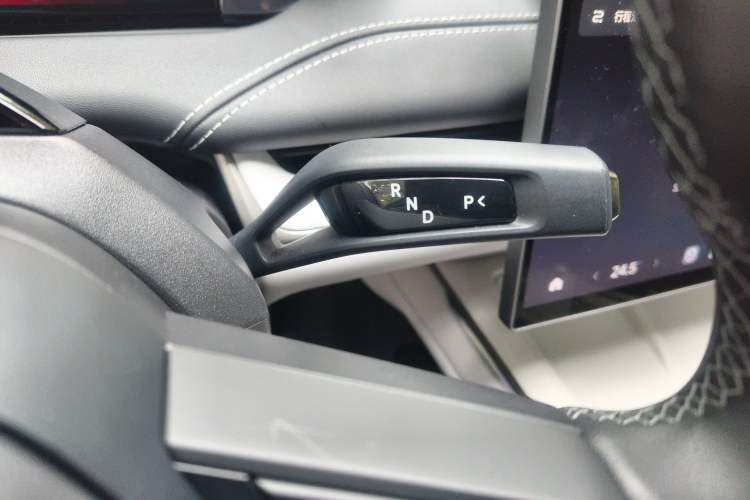 Used Xiaomi Auto SU7 2024 Four-Wheel Drive Ultra-Long Range Advanced Intelligent Driving Max Edition Gear Lever