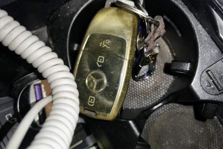 Used Mercedes-Benz E-Class New Energy 2022 Second Facelift E 350 e L Plug-in Hybrid Sports Sedan Vehicle Key