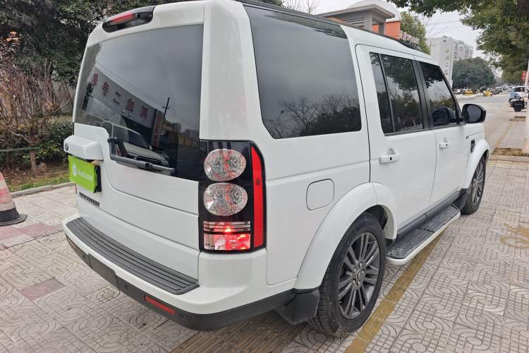 Used Land Rover Discovery 2016 3.0 SC Obsidian Black Heritage Edition HSE
