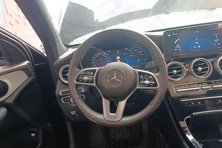 Used Mercedes-Benz GLC 2022 Facelifted GLC 260 L 4MATIC Dynamic Edition Steering Wheel