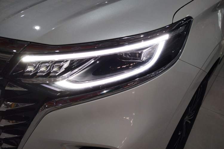 Used Roewe iMAX8 New Energy 2025 1.5T DMH Lu Zun Deluxe Edition Left Front Headlight