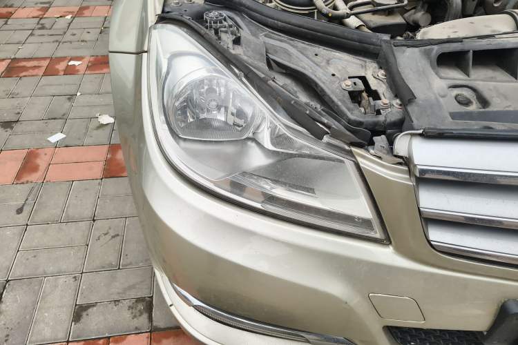 Used Mercedes-Benz C-Class 2010 C 180K Classic model