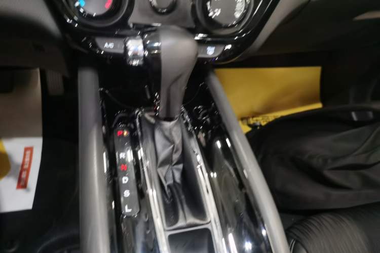 Used Honda Vezel 2020 1.5L CVT Pioneer Edition