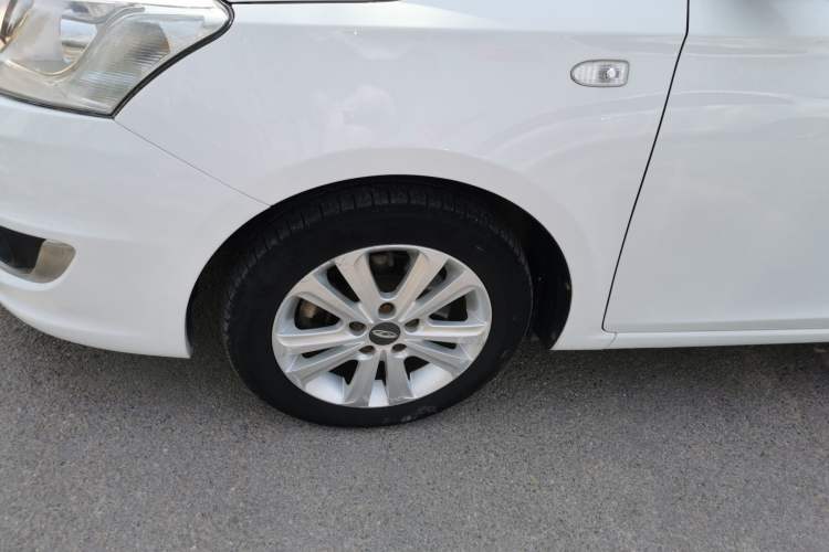 Used Chery E3 2015 1.5L Manual Fashion Model Left Front Wheel Hub