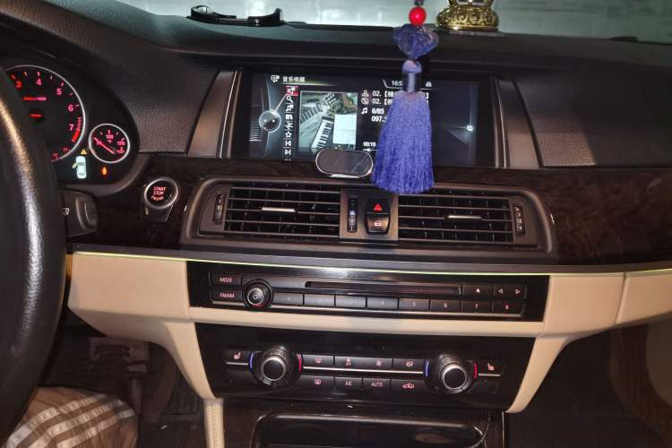 Used BMW 5 Series 2013 530Li Leading Model