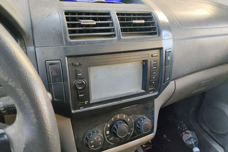 Used BAIC Weiwang M20 2014 1.5L Comfort Version BJ415B Audio And AC Panel