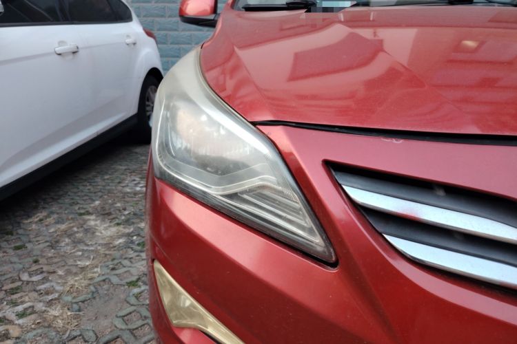 Used Hyundai Verna (older generation) 2014 1.4L Manual Smart GLS Trim
