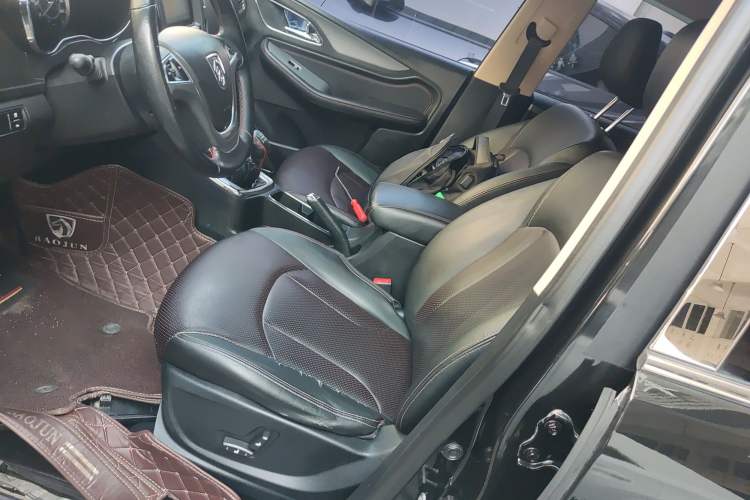 Used Baojun 560 2015 1.8L manual luxury version
