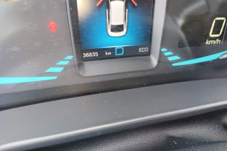 Used ORA iQ 2018 High-Range Version Smart Connectivity Model