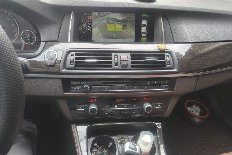 Used BMW 5 Series 2014 525Li Luxury Design Package Audio And AC Panel