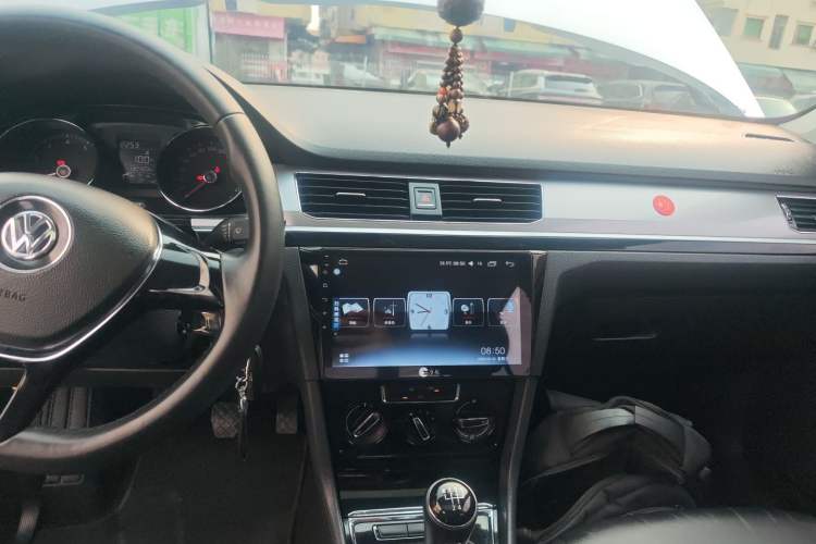 Used Volkswagen Bora 2016 1.6L Manual Comfort Model Audio And AC Panel