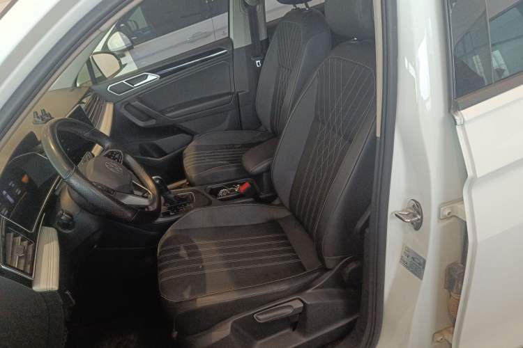 Used Volkswagen Tiguan L 2023 330TSI Automatic Two-Wheel Drive Comfort Edition Left Front Seat