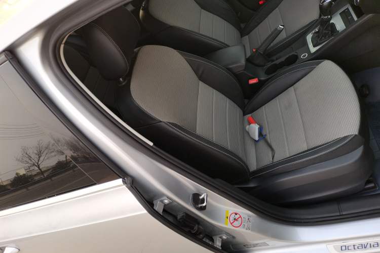 Used Skoda Octavia 2017 1.6L Automatic Chuanxing Edition
