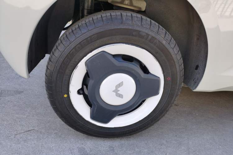 Used Wuling Hongguang MINIEV 2024 3rd Generation 215km Youth Edition Right Rear Wheel Hub