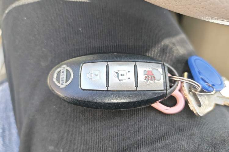 Used Nissan Tiida 2011 1.6L CVT Smart Version Vehicle Key
