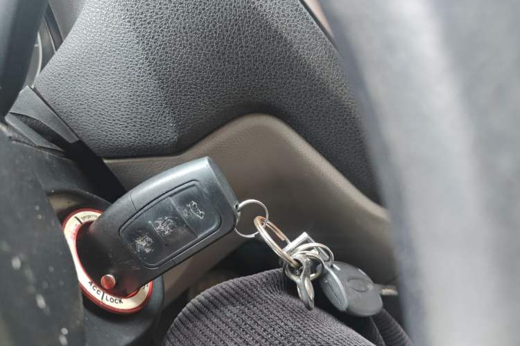 Used Ford Focus 2005 Sedan 1.8L Manual Classic Model
