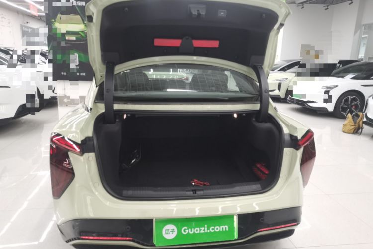 Used Hongqi EH7 2024 690 Pro Trunk