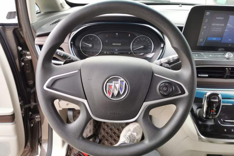 Used Buick GL8 2022 Land Cruiser Executive Class 652T Comfort Model
