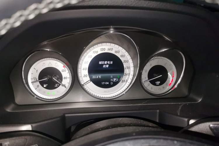 Used Mercedes-Benz GLK-Class 2013 GLK 300 4MATIC Dynamic Sunroof Model
