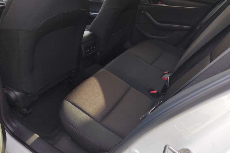 Used Mazda 3 Axela 2021 2.0L Automatic Zhiqing Edition
