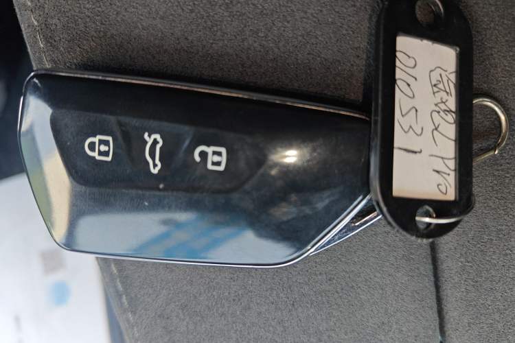 Used Volkswagen Tiguan L 2024 PRO 380TSI Four-Wheel Drive R-Line Prestige Edition Vehicle Key