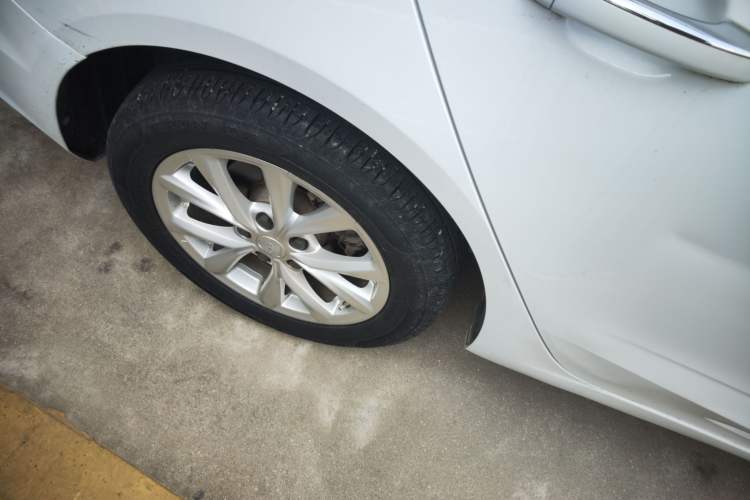 Used Roewe i5 2020 1.5L Automatic 4G Connected Linghao Edition Right Rear Wheel Hub