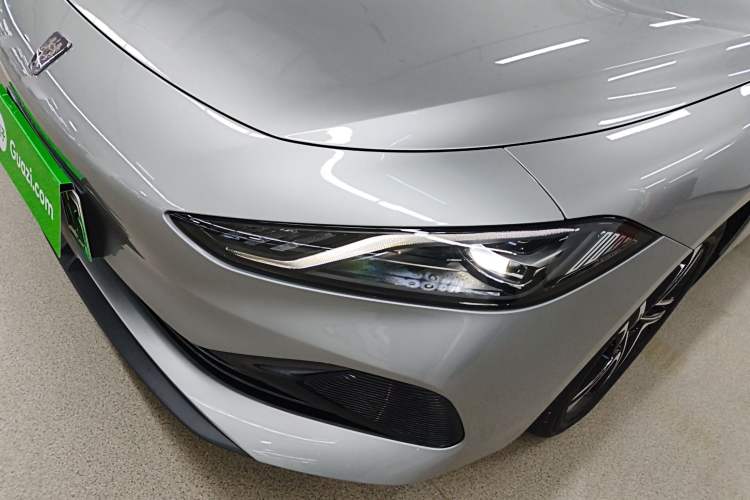 Used Roewe D7 2023 DMH 125km Excellence Edition
