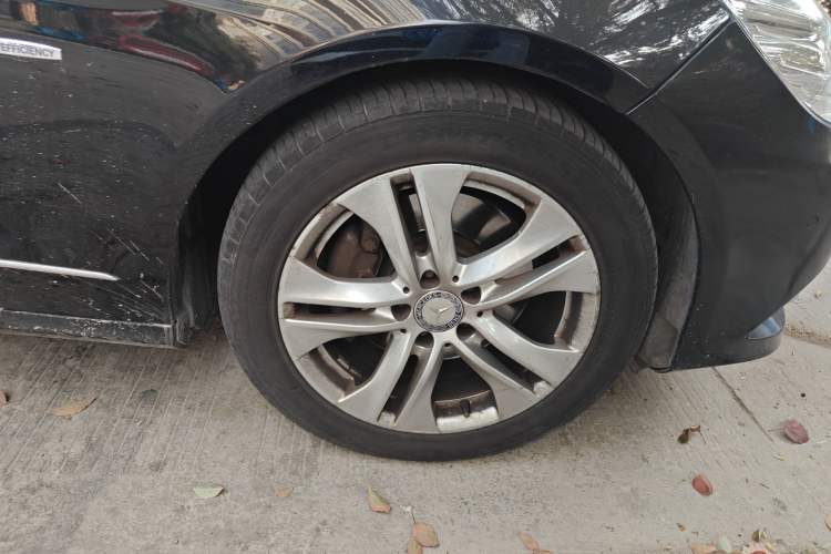 Used Mercedes-Benz E-Class 2011 E 260 L CGI Fashion Model