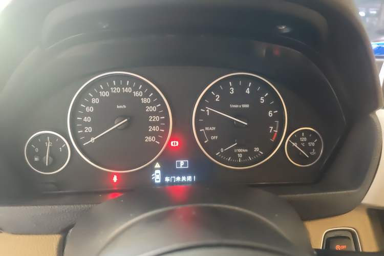 Used BMW 3 Series GT 2014 320i Leading Model
