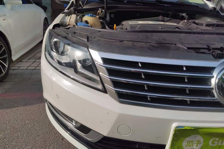 Used Volkswagen FAW-Volkswagen CC 2016 1.8TSI Luxury Model Right Front Headlight