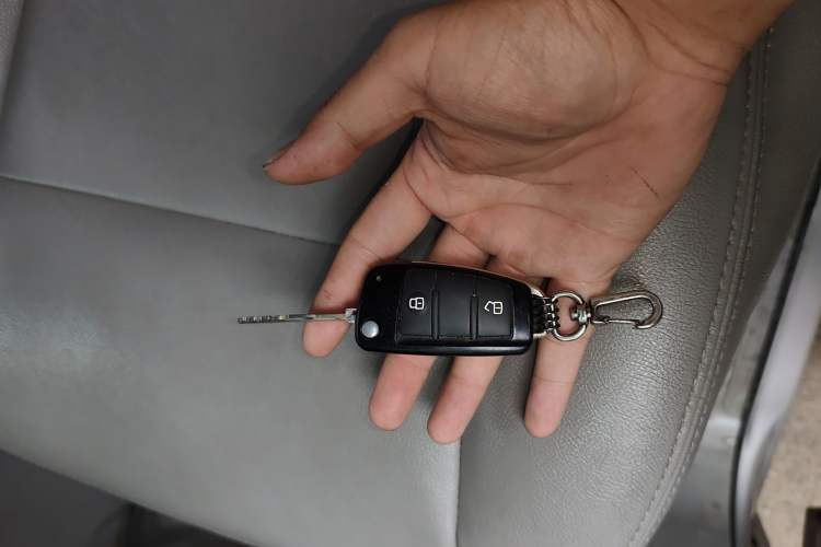 Used JAC Group Refine M5 2016 2.0T Gasoline Automatic Business Edition
