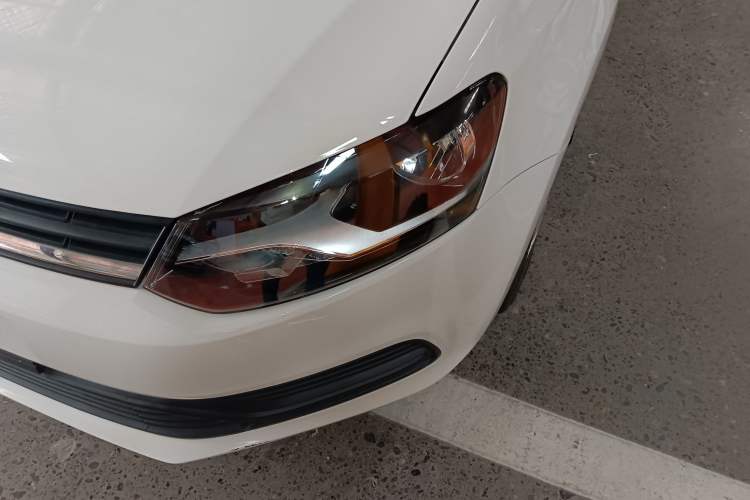 Used Volkswagen Polo 2016 1.4L Manual Fashion Model Left Front Headlight