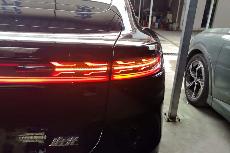 Used VOYAH PASSION 2024 PHEV Four-Wheel Drive Ultra-Long Range Flagship Model