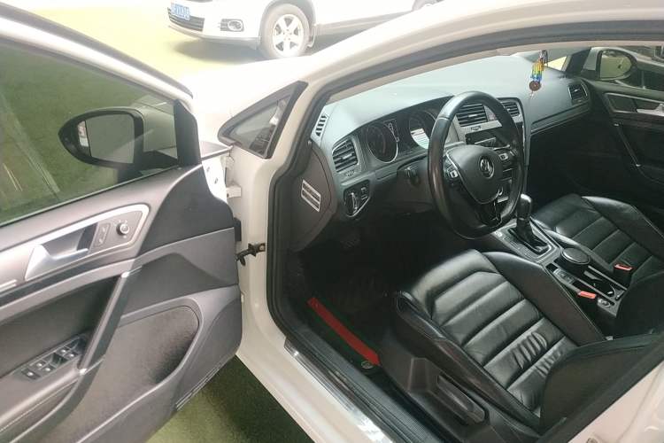 Used Volkswagen Golf 2016 230TSI Automatic Luxury Version