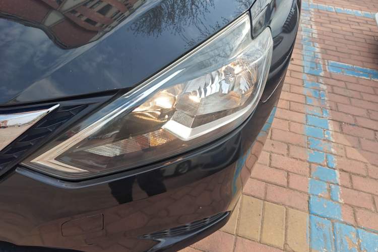 Used Nissan Sylphy 2016 1.6XE CVT Comfort Edition Left Front Headlight