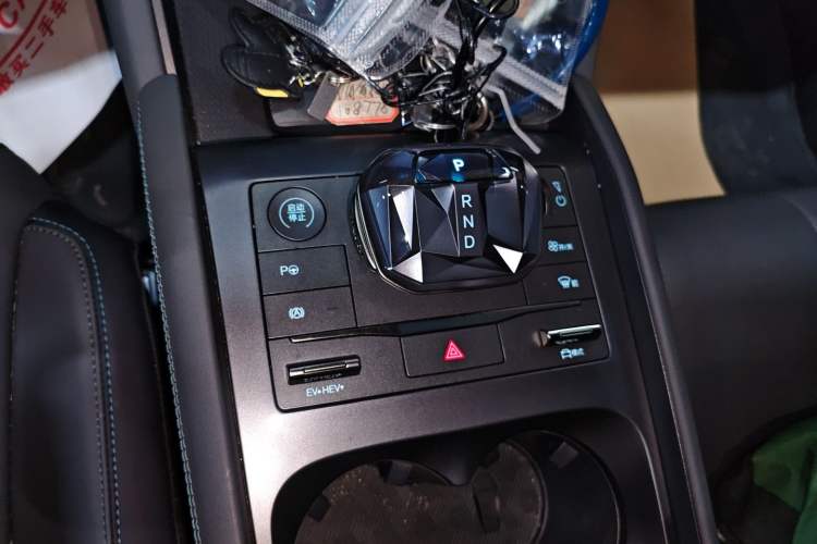 Used BYD Qin L 2025 DM-i Smart Drive 120KM Leading Model
