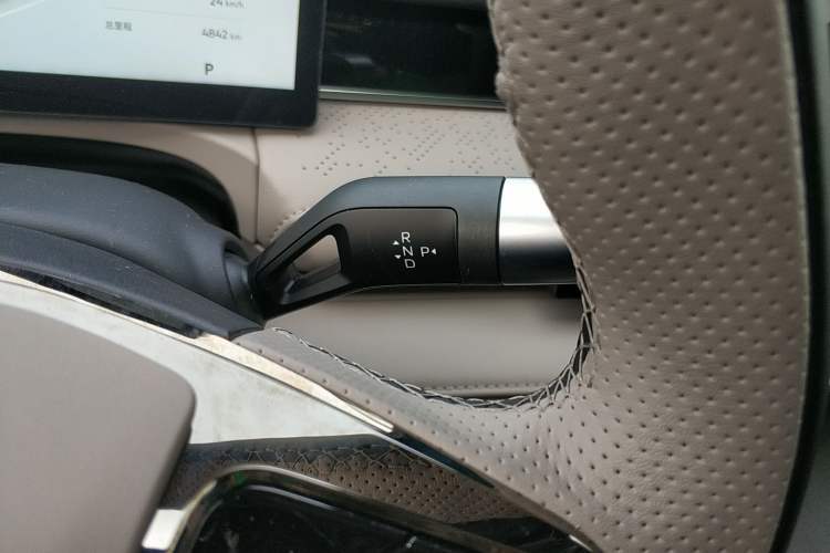 Used Geely Galaxy 8 2025 130km EM-P Starship Edition Gear Lever