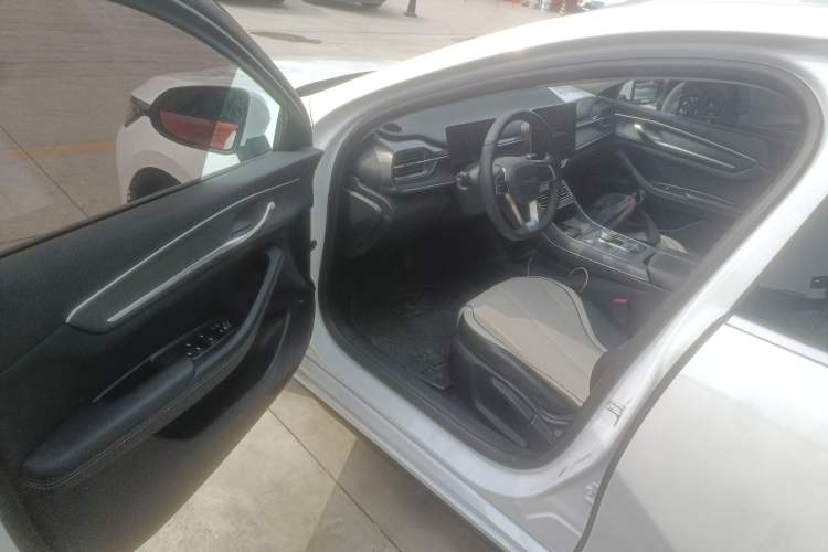 Used BYD Destroyer 05 2024 HONOR Edition DM-i 55KM Luxury Model Driver Seat