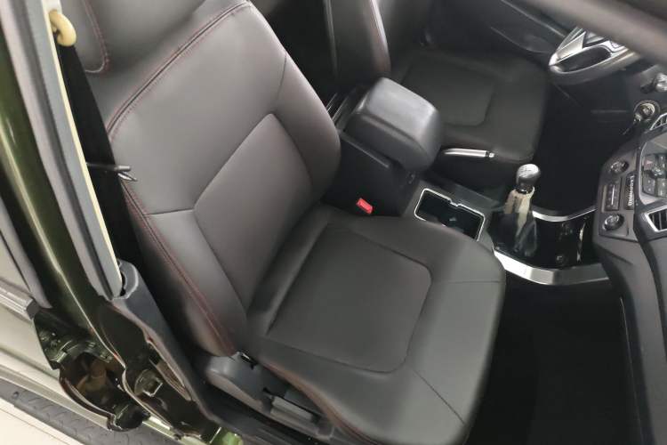 Used Leopaard Q6 2015 2.4L Manual 4x4 Excellence Edition Right Front Seat