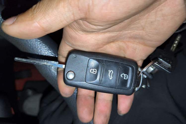 Used Volkswagen Lavida 2013 Revised Classic 1.6L Automatic Fashion Edition Vehicle Key