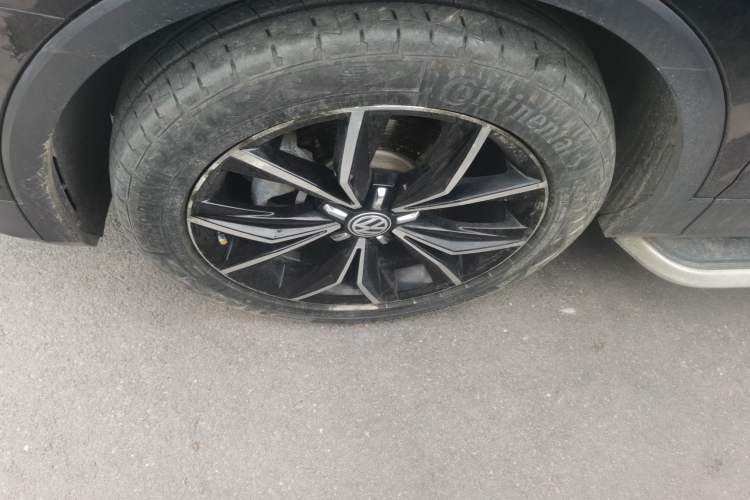 Used Volkswagen Tiguan L 2020 330TSI Automatic Two-Wheel Drive Smart Luxury Edition China VI Standard Left Front Wheel Hub