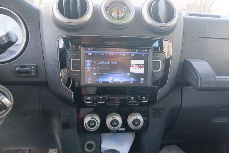 Used BAIC Off-Road BJ40 2016 40L 2.3T Automatic All-Wheel Drive Premium Edition Audio And AC Panel